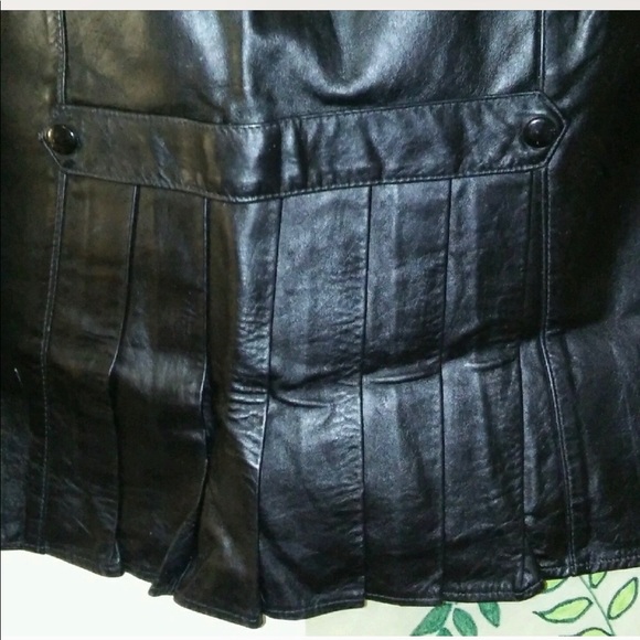 Vintage Leather Skirt - Picture 4 of 8